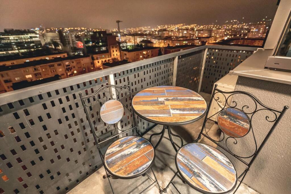 クルージュ＝ナポカBriana Luxury Panoramic Viewアパートメント エクステリア 写真